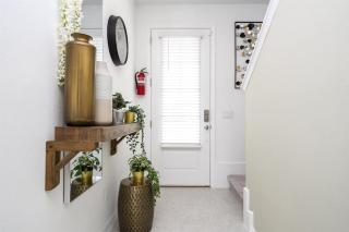 Cozy and Modern New Townhome Near Disney - 4