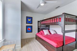 Charming St Augustine Oasis with Game Room for Family fun - 8