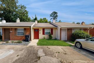 Townhouse | Private Patio | Close to Everything - 9