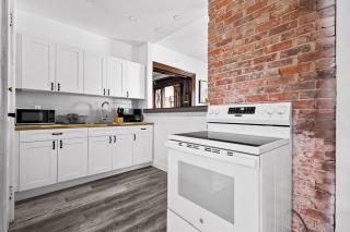 Large 8BR 3BA Minutes from Niagara Falls - 7