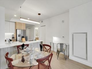 Global Luxury Suites at Downtown Phoenix - 1