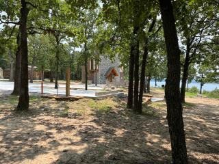 Private RV Pad next to Castle - Skiatook - 6