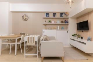 Skyview Casas 2BR Condominium with Balcony near LRT - Manille - 9