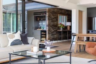 Lakefront Living - Lake Rotoiti Holiday Home - 2