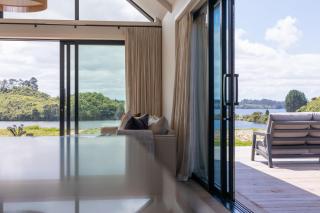 Lakefront Living - Lake Rotoiti Holiday Home - Rotorua - 1