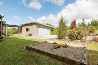 Kiwi Sanctuary Modern, Sleeps 9, Spa Pool - 6