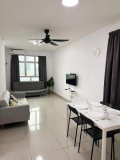TuR10-Oppesite Pisa Stadium-1min-FoodCourt-MiniMarket - Bayan Lepas - 0