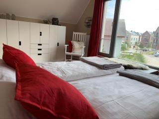 Ostsee - Reetdachhaus Nr 1 "Traumhaus Heiligenhafen" im Strand Resort - Heiligenhafen - 2