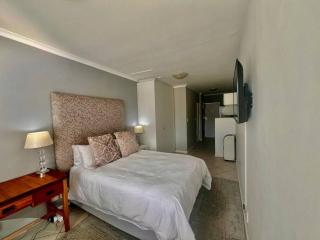 Escape to 205 in Stellenbosch central-free parking - Stellenbosch - 1