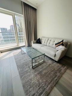 ModernLux - Brand New Modern 1BR Apartment with Lake View, JLT close to Metro - Dubaï - 2