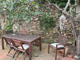 Historical village home w garage - Begur - 9