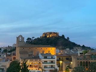 Historical village home w garage - Begur - 2