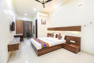 FabHotel Royal Suits - Nr Mahadji Shinde Chhatri - 9