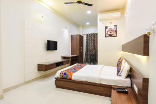 FabHotel Royal Suits - Nr Mahadji Shinde Chhatri - 1