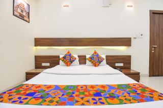 FabHotel Royal Suits - Nr Mahadji Shinde Chhatri - 4