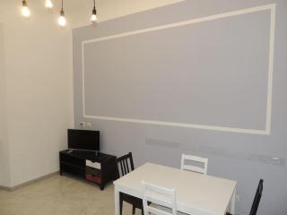 Apt Central Magenta - 7