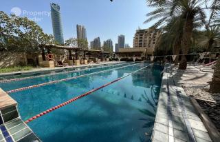 Upscale 1-Bedroom Apt with Iconic Burj Khalifa View - Dubai - 4