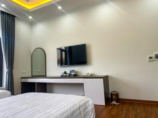 Phượng Hoàng Villa 13 phòng ngủ - ven biển, bể bơi, bi-a, BBQ, sân Pickleball, xe địa hình, chèo sup biển - Ha Long - 1