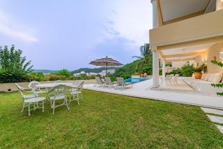 2058 - Villas Carey Condo D1 - 4