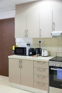 Spacious 2-bedroom Getaway In Jbr, Prime Location - Dubai - 2