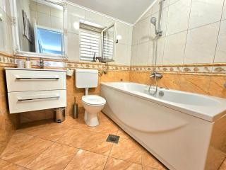 Apartments Premeru A6 - Makarska - 1