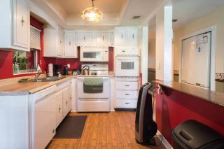 Your Tampa Bay Vacation Entertainment Home - 5