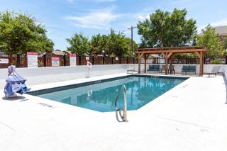 Hampton Inn & Suites Denton - Denton - 8