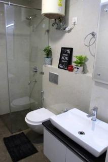 Zaniah - 1BHK, 2 balconies, free parking & Wi-Fi - 5