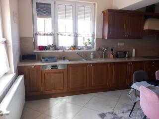 Akácvirág Airport Viki Apartman - Debrecen - 2