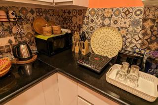 İzmir - 1BHK, 2 balconies, free parking & 2 TVs - Gurgaon - 9