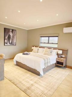 Simbini Sunset Cottage - 7