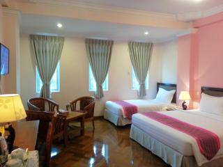 Grand Laurel Hotel - 7