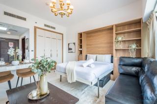 Inviting Studio in Starz Tower 1, Al Furjan by Deluxe Holiday Homes - Dubai - 0