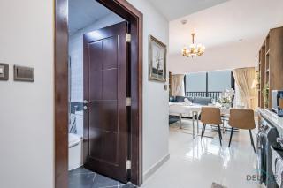 Inviting Studio in Starz Tower 1, Al Furjan by Deluxe Holiday Homes - Dubai - 2