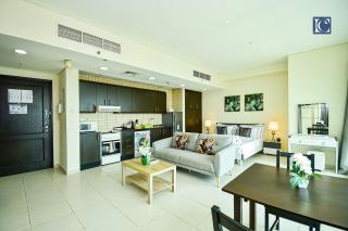 Luxury Escapes - Furnished studio with balcony in Royal Oceanic - 9