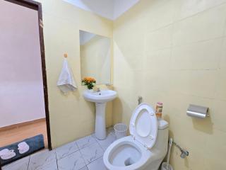 Marie's 1 bedroom Tuffoam mall, CBD 512 - 2
