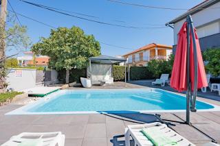 Crowonder Lucky Holiday House with Pool and Patio 30 meters from the Beach - 3