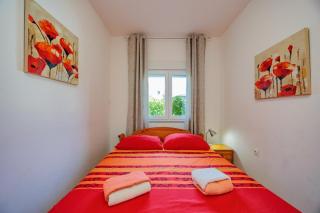 Crowonder Lucky Holiday House with Pool and Patio 30 meters from the Beach - Zadar - 5