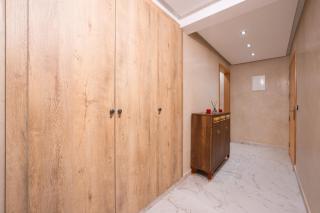 Bright Flat in Heart of Center - 9