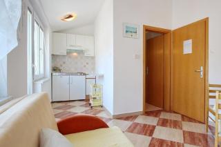 Modern eingerichtete Apartment ideal für junge Paaren im Zentrum von Baska - b59646 - Baška - 8