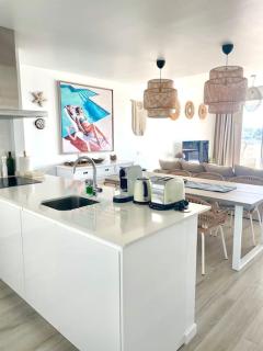 Stunning Three Bedroom Townhouse with Great Views! - Estepona - 2