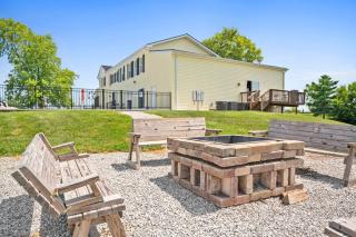 Big Family Lodge near ARK Sleeps 16 - Williamstown - 3