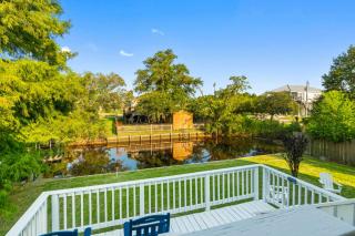Mins to Casino & Beach Fire Pit Large Yard Decks - Shoreline Park - 9