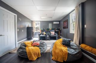 10 mins to DT Asheville Pool Hot Tub Game Room - Asheville - 9