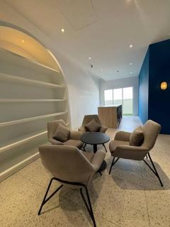 Stay Curious, Stay Here - Klang - 4