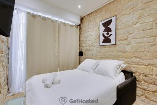 Charming flat with Jacuzzi heart of Paris GetHosted - París - 2