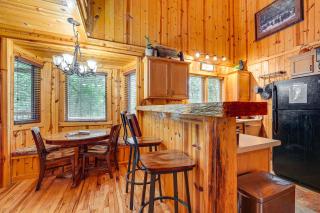 Cabin on Table Rock Lake with Hot Tub and Fire Pit! - Blue Eye - 1