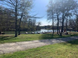 Cabin by the lake with swim beach - Hot Springs - 2