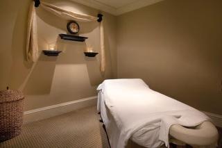 Beautiful Resort in Emerald - 1BD - 4