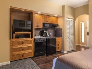 Beautiful Hotel in Legacy Golf Resort - 2BD Sleeps - 4